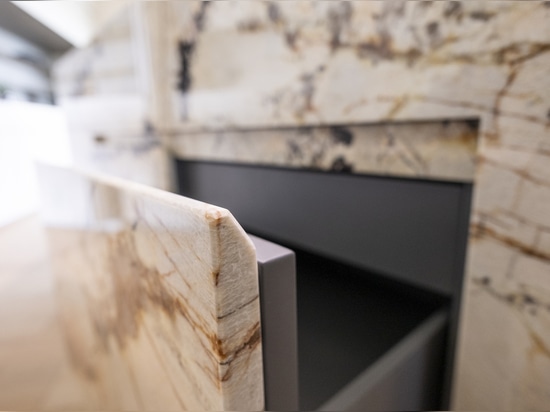 Îlot de cuisine en quartzite « Patagonia » : une sculpture au design contemporain