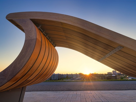Design ondulé du banc Grijsen à Delfzijl