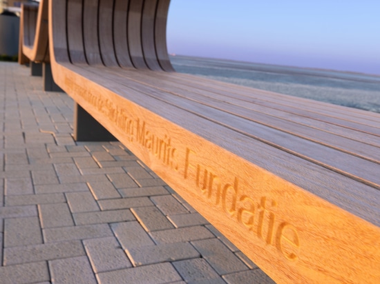 Détail du banc en bois sur mesure Grijsen