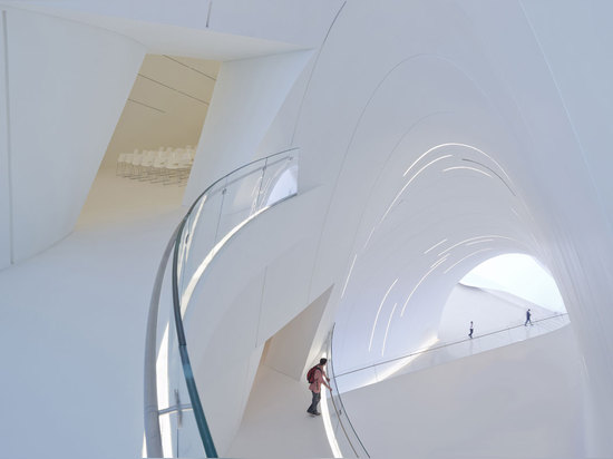 ZAHA HADID ? CENTRE CULTUREL DE S HEYDAR ALIYEV