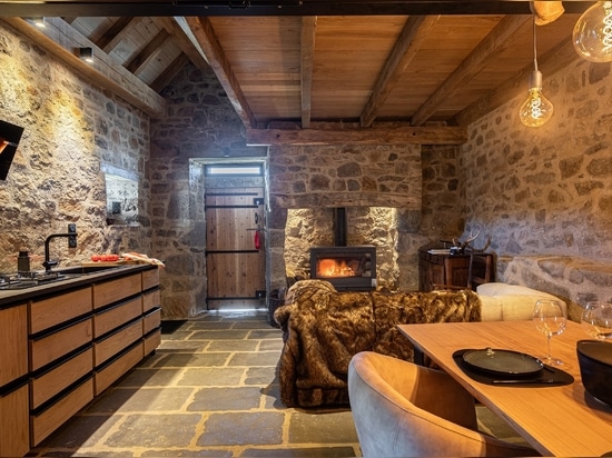 Dallage Nîmes en teinte Gris Berg et patine Fogo de Rouviere Collection