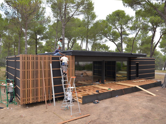 NOUS AVONS VISITÉ LA MAISON DE POP VERS LE HAUT