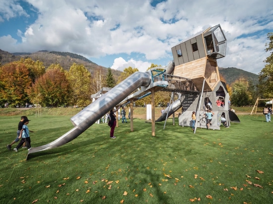 Structure de jeux  monumentale sur-mesure MONTAGNE 03