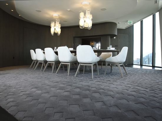 Tapis au motif fluide « Rombo », couleur « Fango » | Miami, 1000 Museum