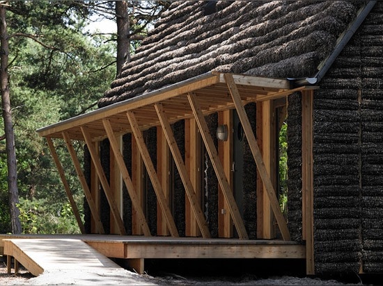 LA MAISON MODERNE D'ALGUE PAR TEGNESTUEN VANDKUNSTEN